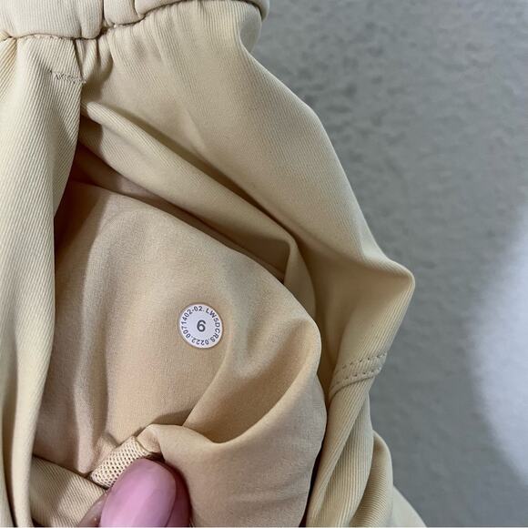 Lululemon Keep Moving Jogger Finch Yellow Womens Size 6 - Picture 9 of 9